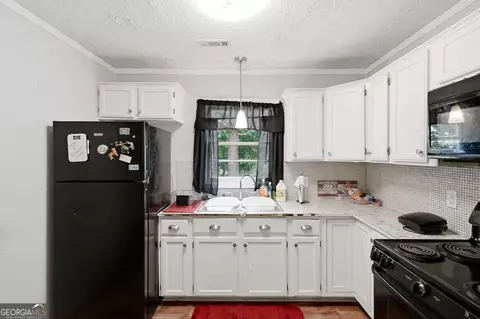 Kitchen - 225 Myrtle Dr, Roberta, GA 31078 photo 1 of 2