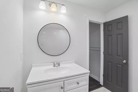 Bath - 35 Fourwood Dr, Covington, GA 30016 photo 3 of 6