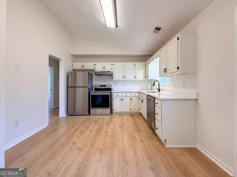 Kitchen - 1492 Highway 198, Carnesville, GA 30521 photo 1 of 3