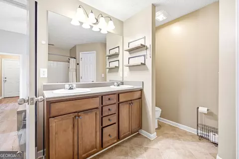 Bath - 121 Crest View Dr, Carnesville, GA 30521 photo 1 of 2