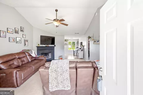 Entry Way - 121 Crest View Dr, Carnesville, GA 30521 photo 1 of 1