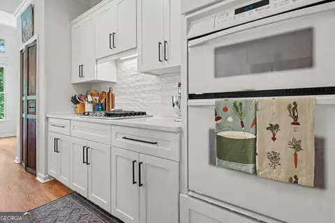 Kitchen - 205 Hedgewick Way, Tyrone, GA 30290 photo 3 of 7