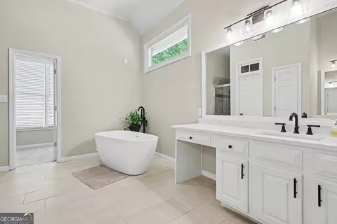 Bath - 205 Hedgewick Way, Tyrone, GA 30290 photo 2 of 11