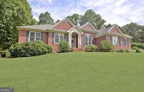Exterior - 205 Hedgewick Way, Tyrone, GA 30290 photo 4 of 38