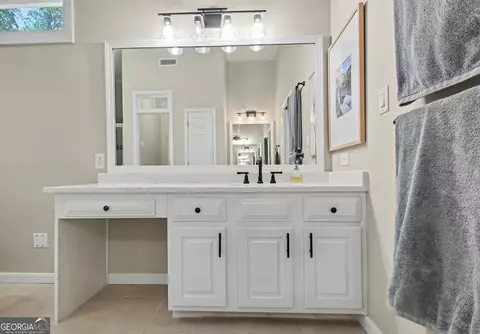 Bath - 205 Hedgewick Way, Tyrone, GA 30290 photo 5 of 11