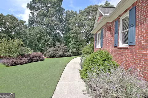 Exterior - 205 Hedgewick Way, Tyrone, GA 30290 photo 7 of 38
