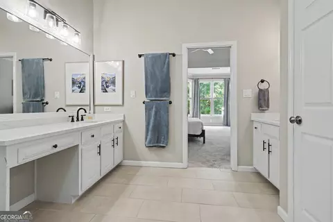 Bath - 205 Hedgewick Way, Tyrone, GA 30290 photo 7 of 11
