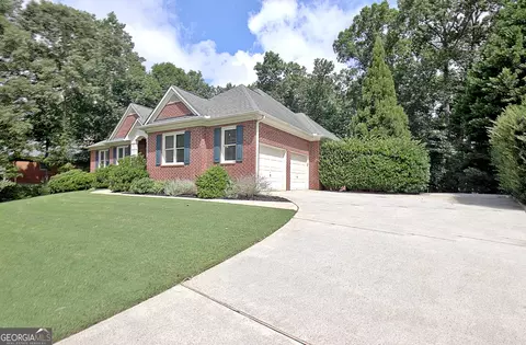 Exterior - 205 Hedgewick Way, Tyrone, GA 30290 photo 5 of 38