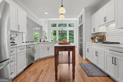 Kitchen - 205 Hedgewick Way, Tyrone, GA 30290 photo 2 of 7