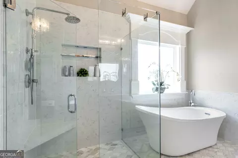 Bath - 515 Delaperriere Loop, Jefferson, GA 30549 photo 3 of 5