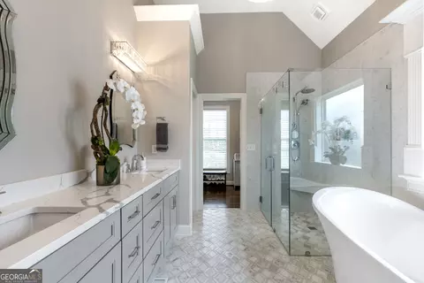 Bath - 515 Delaperriere Loop, Jefferson, GA 30549 photo 1 of 5