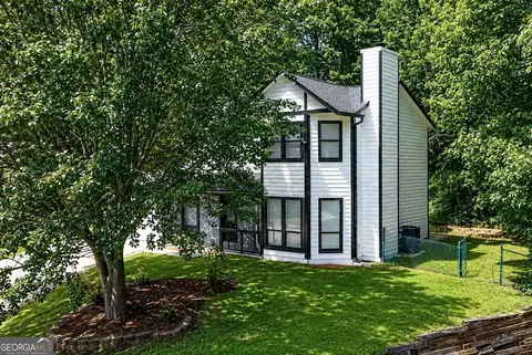 556 Sunfield Dr NW, Lilburn, GA 30047