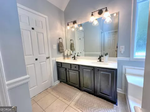 Bath - 101 Drew Dr, Lagrange, GA 30241 photo 2 of 7