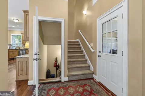 Entry Way - 1041 Spring Lake Dr, Bishop, GA 30621 photo 3 of 6