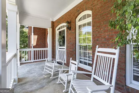 Exterior - 1041 Spring Lake Dr, Bishop, GA 30621 photo 4 of 16