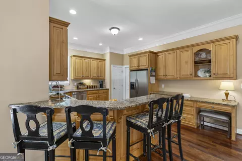 Kitchen - 1041 Spring Lake Dr, Bishop, GA 30621 photo 4 of 8