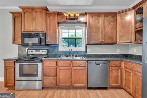 Kitchen - 109 Ritz Ln, Perry, GA 31069 photo 3 of 3