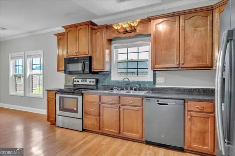 Kitchen - 109 Ritz Ln, Perry, GA 31069 photo 2 of 3
