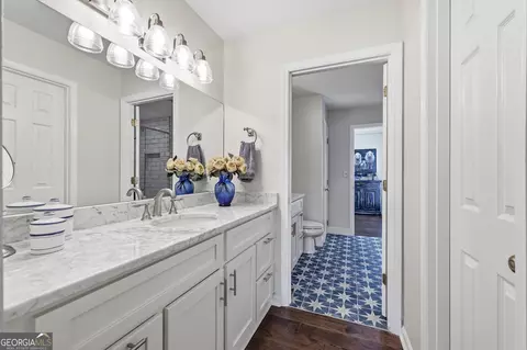 Bath - 3623 N River Rd, Gainesville, GA 30506 photo 1 of 4