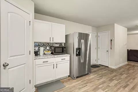 Kitchen - 20 Natures Trl, Covington, GA 30016 photo 4 of 4