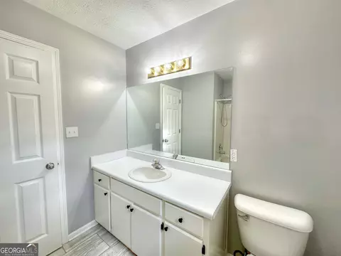 Bath - 100 Teaver Ct, Lagrange, GA 30240 photo 4 of 4
