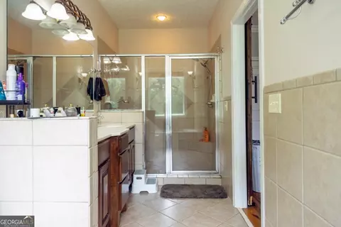 Bath - 978 Stark Rd, Jackson, GA 30233 photo 4 of 4