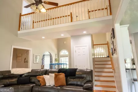 Entry Way - 978 Stark Rd, Jackson, GA 30233 photo 3 of 4