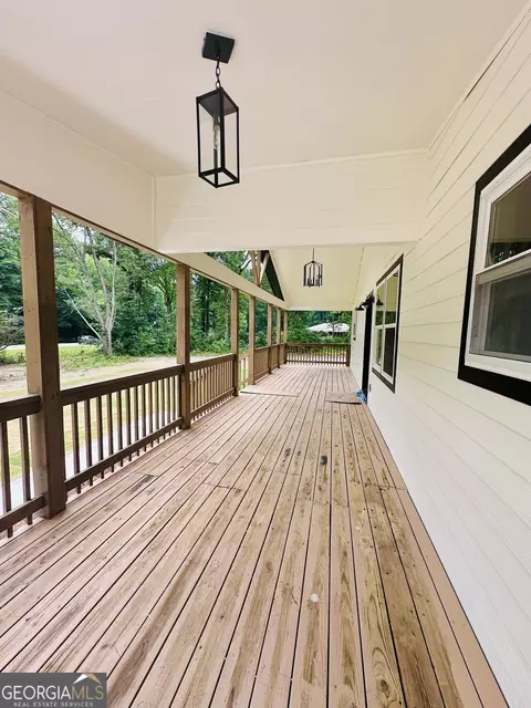 Exterior - 1238 Highway 142 E, Covington, GA 30014 photo 4 of 7
