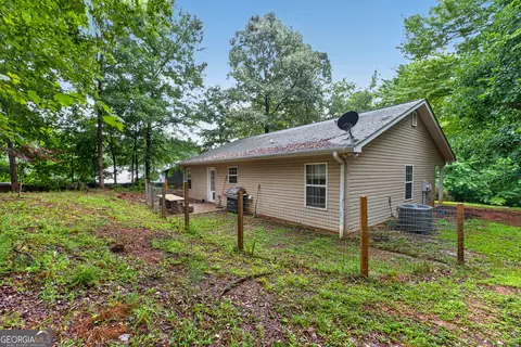 Exterior - 3548 Lakeview Dr, Gainesville, GA 30501 photo 6 of 8