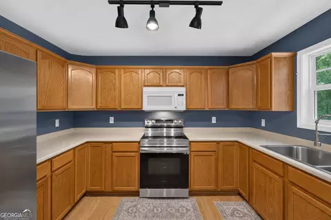 Kitchen - 3548 Lakeview Dr, Gainesville, GA 30501 photo 3 of 5