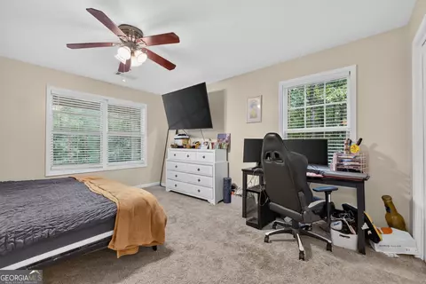 Bedroom - 3548 Lakeview Dr, Gainesville, GA 30501 photo 3 of 6