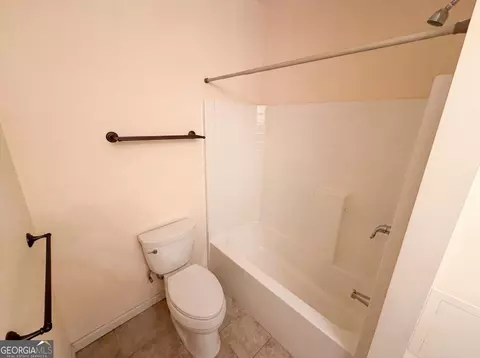 Bath - 3612 Brookefall Ct, Suwanee, GA 30024 photo 3 of 4