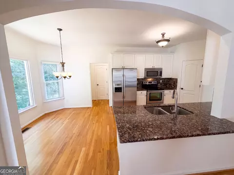Kitchen - 3612 Brookefall Ct, Suwanee, GA 30024 photo 4 of 5