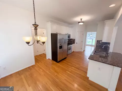 Kitchen - 3612 Brookefall Ct, Suwanee, GA 30024 photo 5 of 5