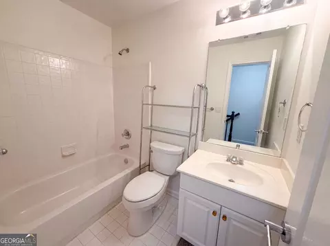 Bath - 3612 Brookefall Ct, Suwanee, GA 30024 photo 1 of 4