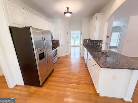 Kitchen - 3612 Brookefall Ct, Suwanee, GA 30024 photo 2 of 5
