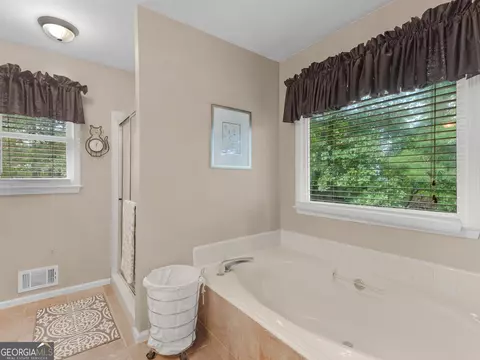 Bath - 150 Knights Cir, Covington, GA 30016 photo 2 of 5