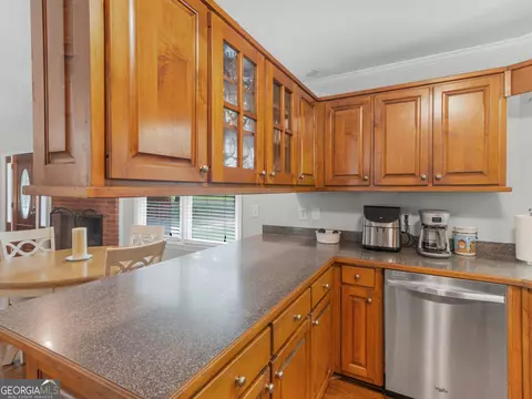 Kitchen - 150 Knights Cir, Covington, GA 30016 photo 2 of 4