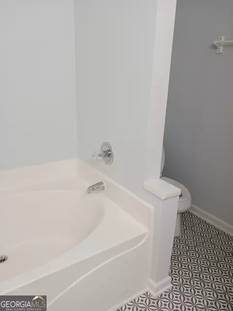 Bath - 6220 Harvard Ct, Morrow, GA 30260 photo 2 of 3
