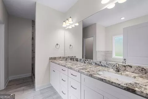 Bath - 338 Lana Ln, Lagrange, GA 30241 photo 1 of 6