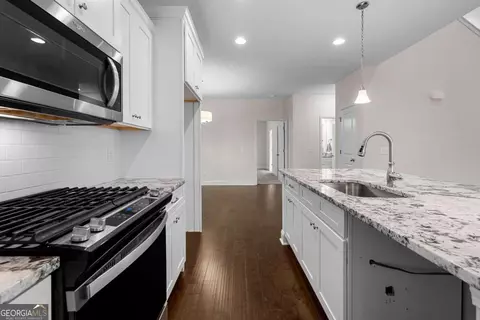 Kitchen - 338 Lana Ln, Lagrange, GA 30241 photo 4 of 4