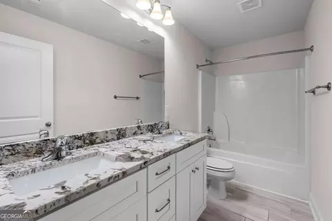 Bath - 338 Lana Ln, Lagrange, GA 30241 photo 5 of 6