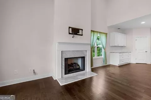 Living - 338 Lana Ln, Lagrange, GA 30241 photo 3 of 5