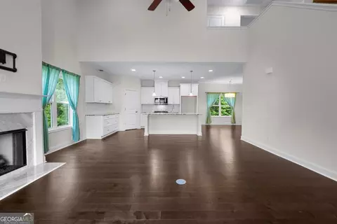 Living - 338 Lana Ln, Lagrange, GA 30241 photo 2 of 5