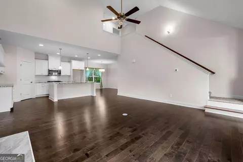 Living - 338 Lana Ln, Lagrange, GA 30241 photo 4 of 5