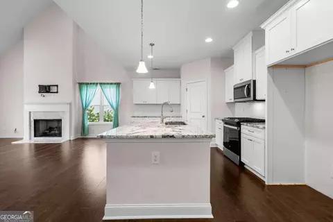 Kitchen - 338 Lana Ln, Lagrange, GA 30241 photo 2 of 4