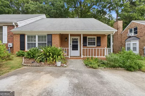 320 Williamsburg Way, Fayetteville, GA 30214