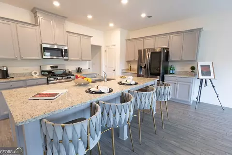 Kitchen - 532 Sausalito Walk, Suwanee, GA 30024 photo 2 of 5