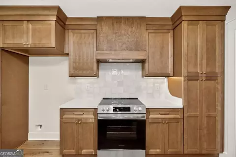 Kitchen - 208 Hampton Chase, Perry, GA 31069 photo 4 of 8