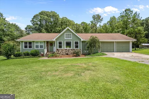 135 Russell Ln, Carrollton, GA 30116